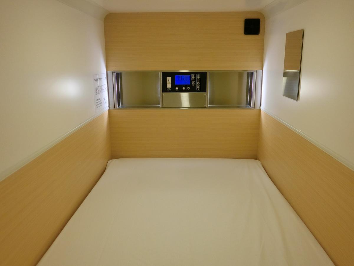 Capsule Hotel Valie Ebisucho Osaka Dış mekan fotoğraf